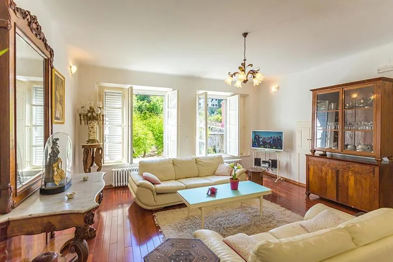 Image 4 of Heritage Dvori with garden, free parking next to sea beautiful location