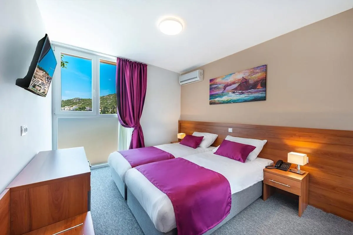 Image 3 of Hotel Komodor