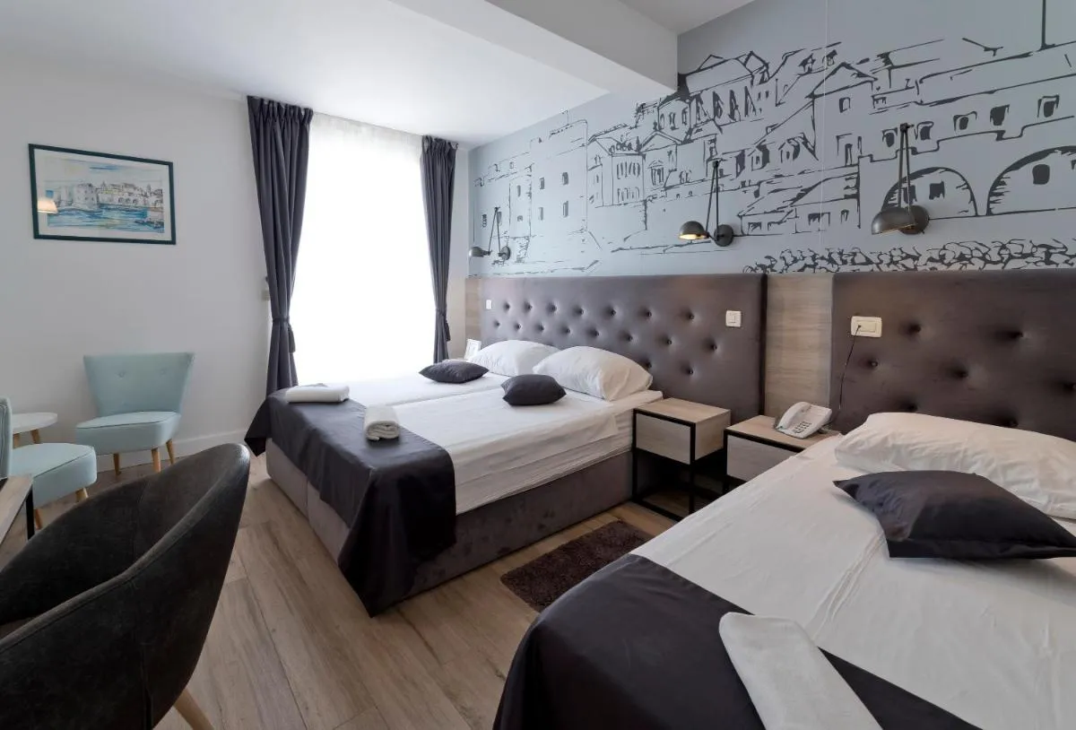 Image 2 of Hotel Perla