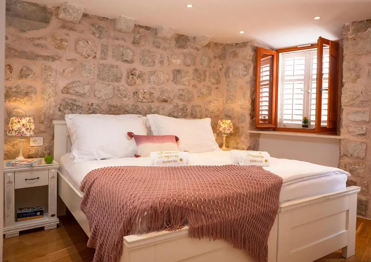 Image 4 of Imperia – Chic! place with balcony