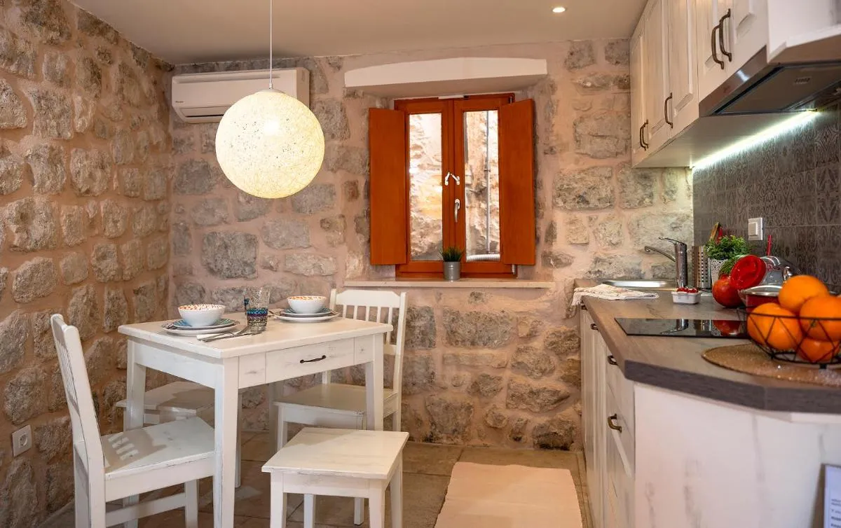 Image 3 of Imperia – Chic! place with balcony