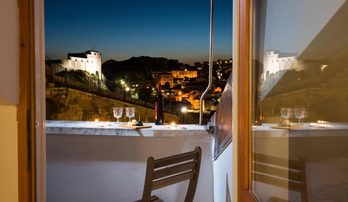 Image 2 of Imperia – Chic! place with balcony
