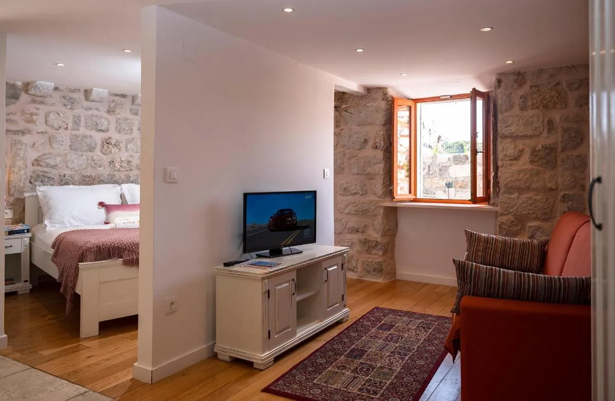 Image 4 of Imperia II – Chic! place