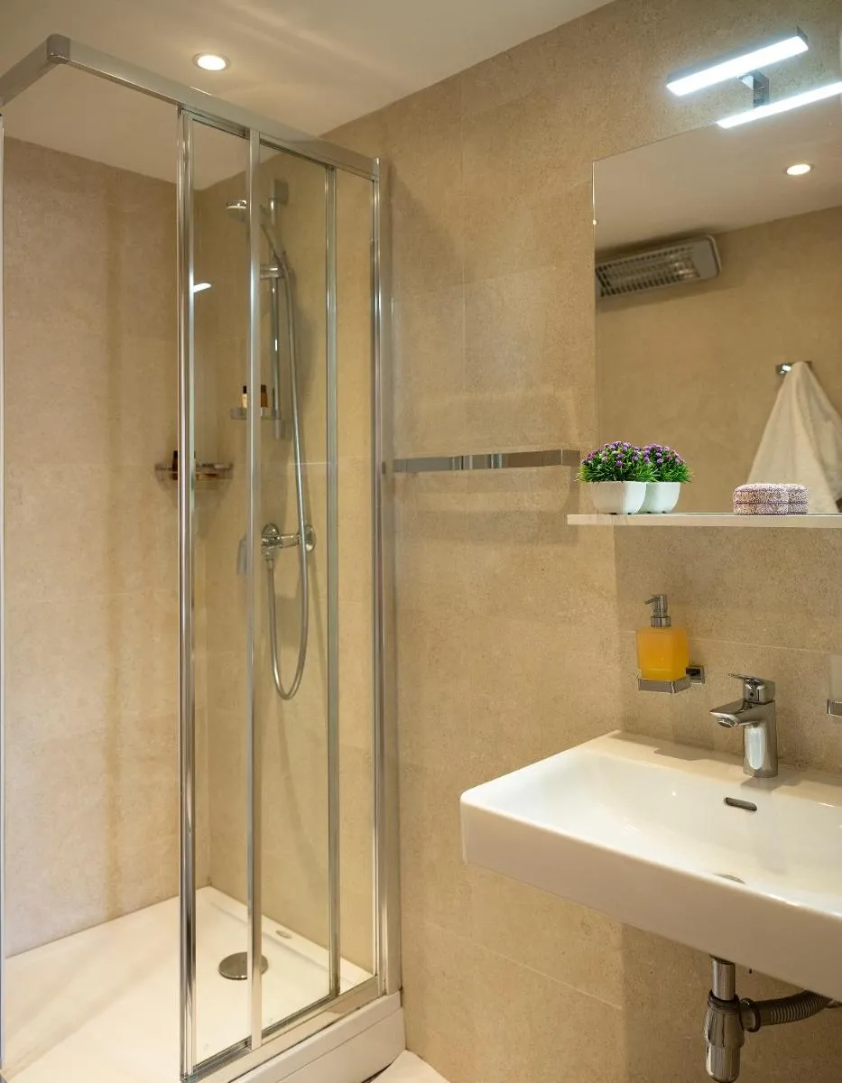 Image 3 of Imperia II – Chic! place