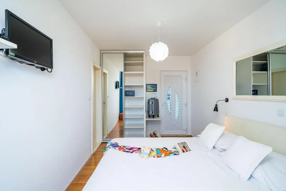 Image 4 of Jele Rooms