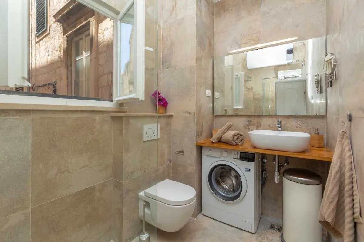 Image 1 of Kenova apartment Old Town