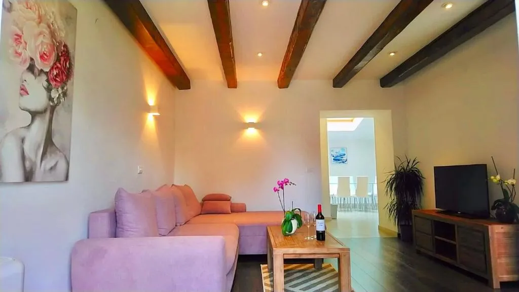 Image of Lili Mar, 2-bedroom apartment with private parking