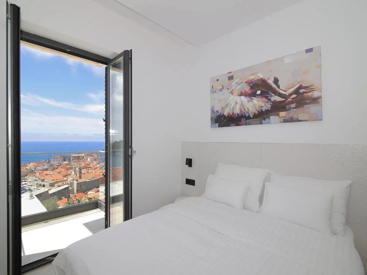 Image 5 of Luxury Amarin Apartment