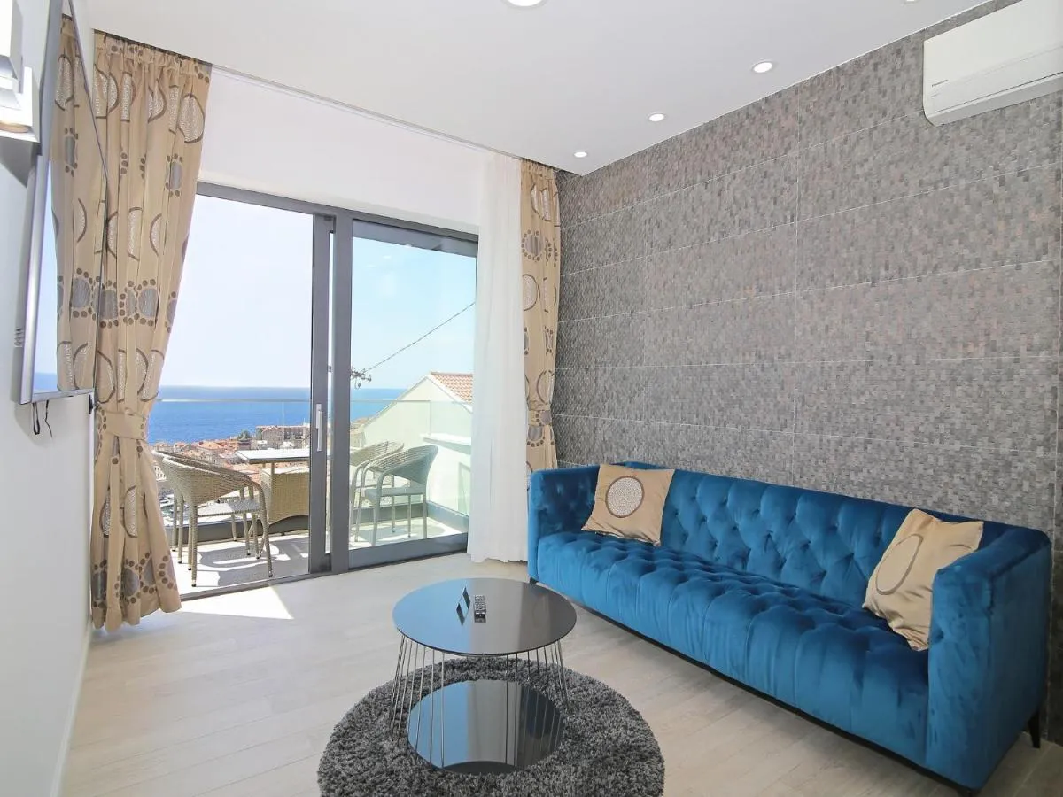 Image 1 of Luxury Amarin Apartment