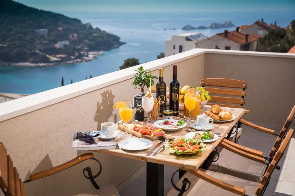 Image of Luxury Apartment Edi