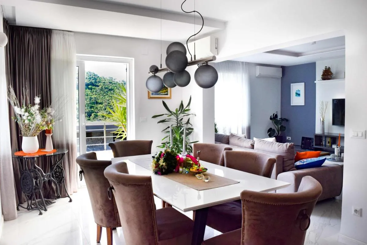 Image 4 of Luxury Apartment Mrs. Perfect
