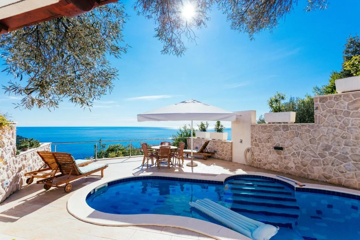 Image 3 of Luxury Apartments Con Vista