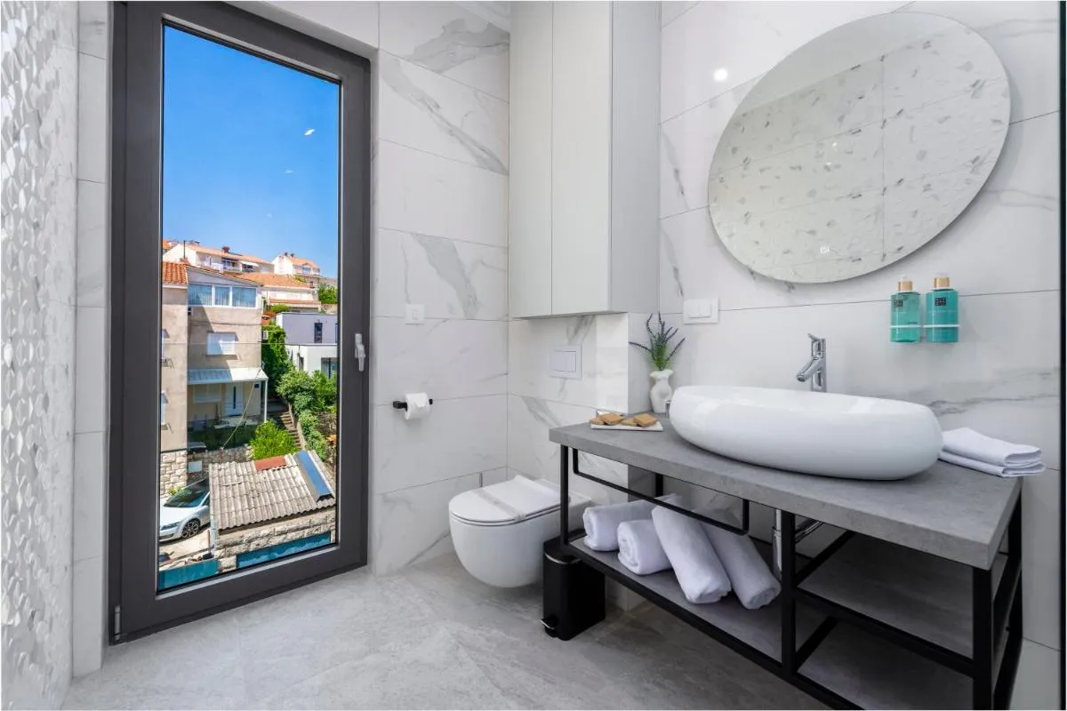 Image 2 of Luxury Apartments Mazza -Michaela