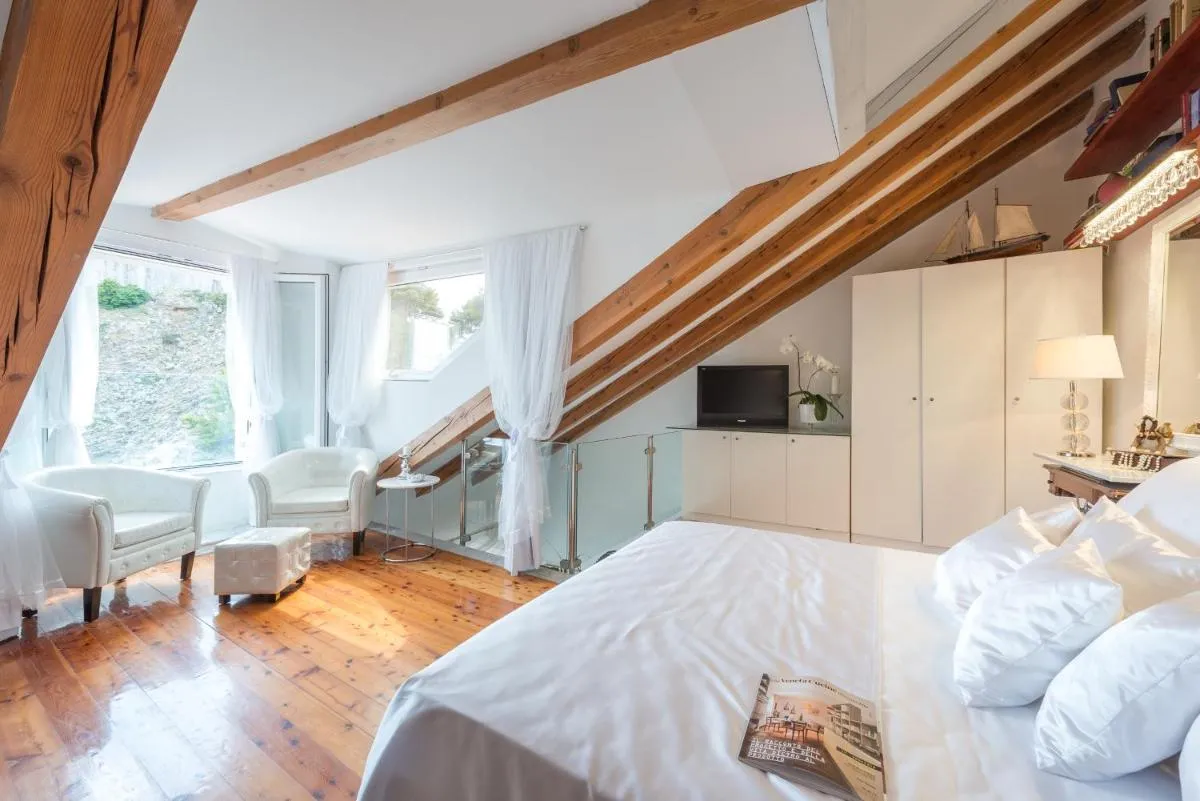 Image 5 of Luxury Old Town Apartment with breathtaking sea view