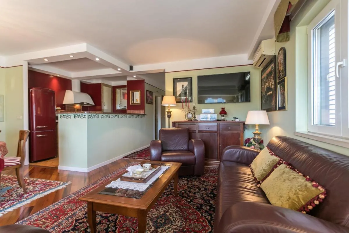 Image 4 of Luxury Sea View Apartments
