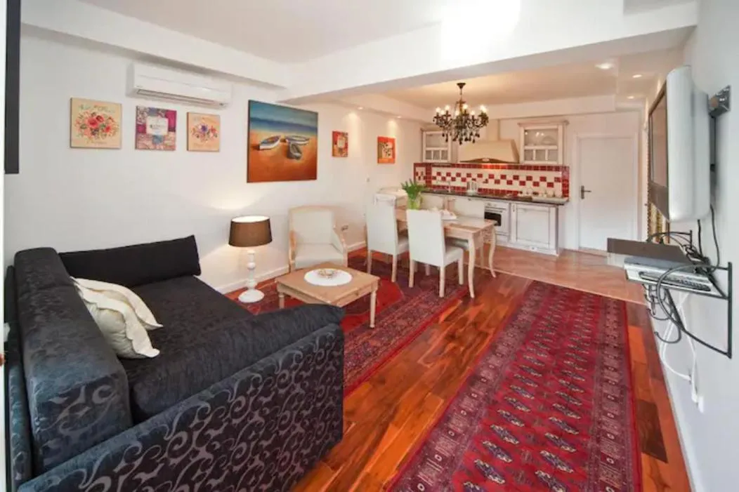 Image 3 of Luxury Sea View Apartments