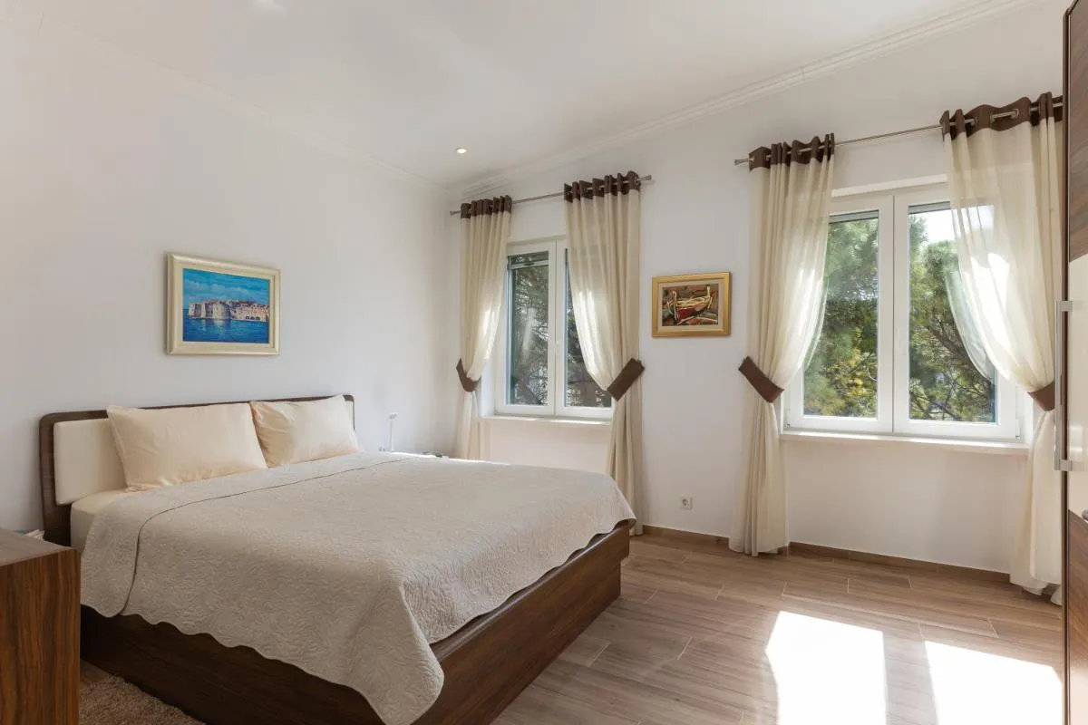 Image 6 of Luxury Sunset Beach Apartments