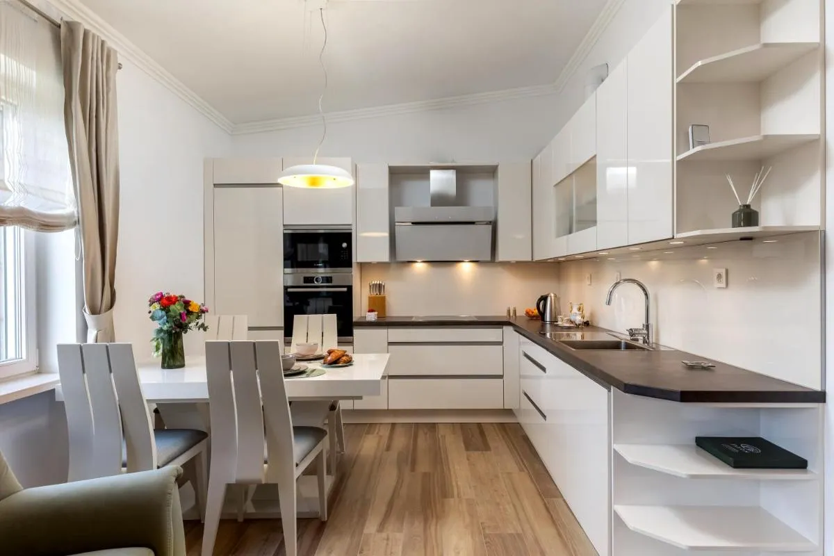 Image 2 of Luxury Sunset Beach Apartments