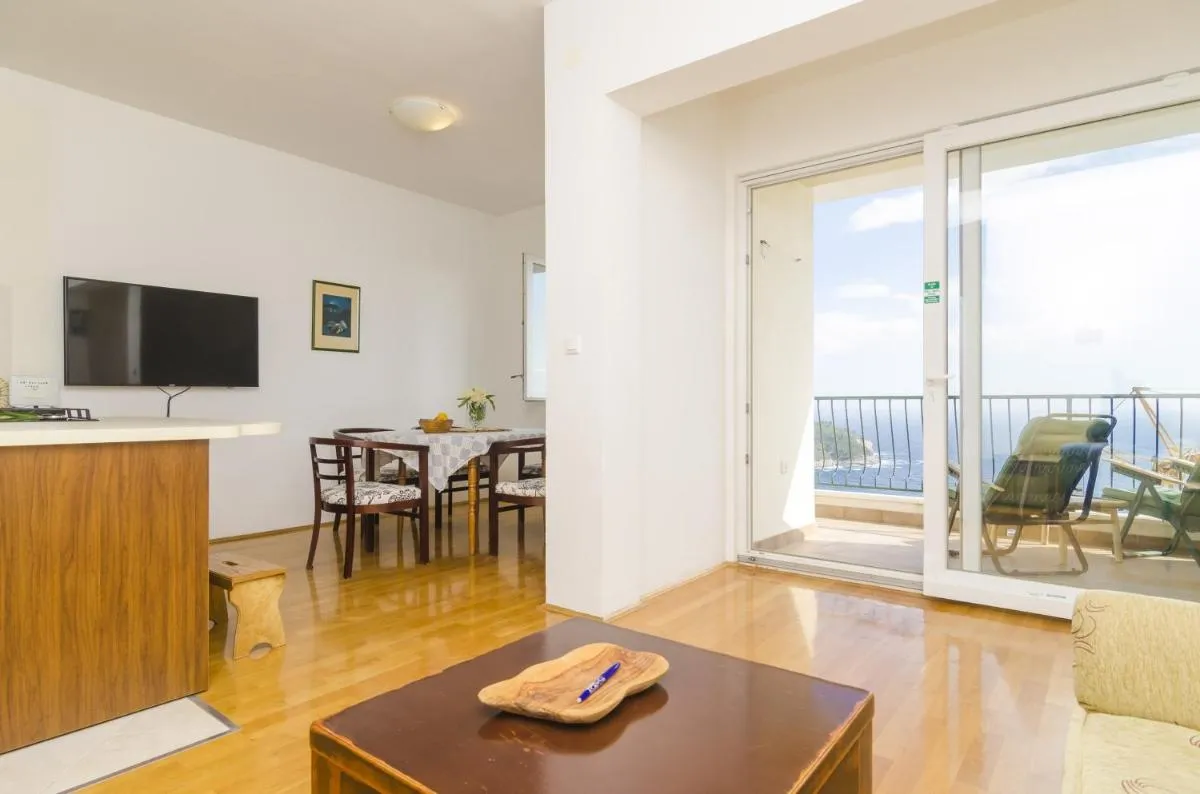 Image 4 of Medi Apartment