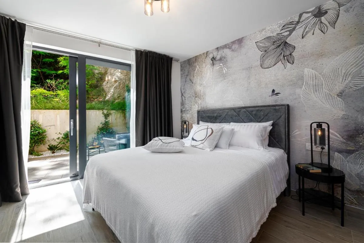 Image 1 of Modern Apartment Lacus