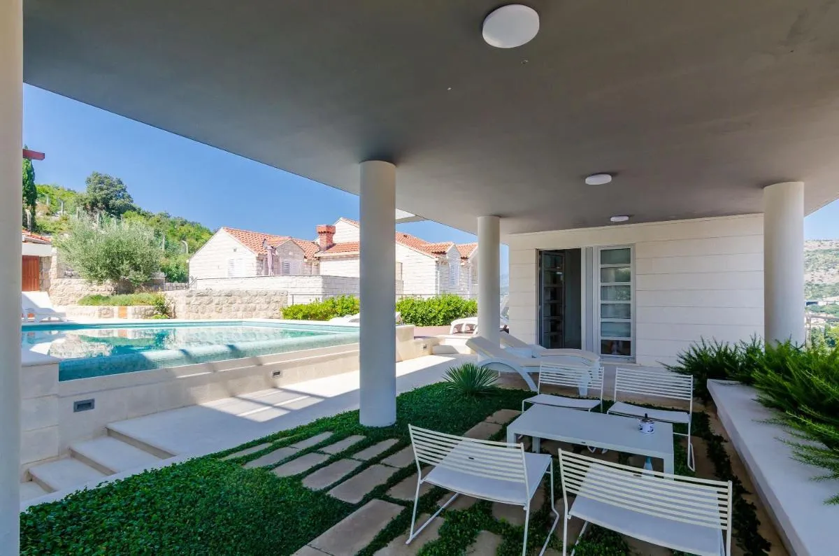 Image 6 of Modern Luxury Villa with Swimming Pool – Bayside View