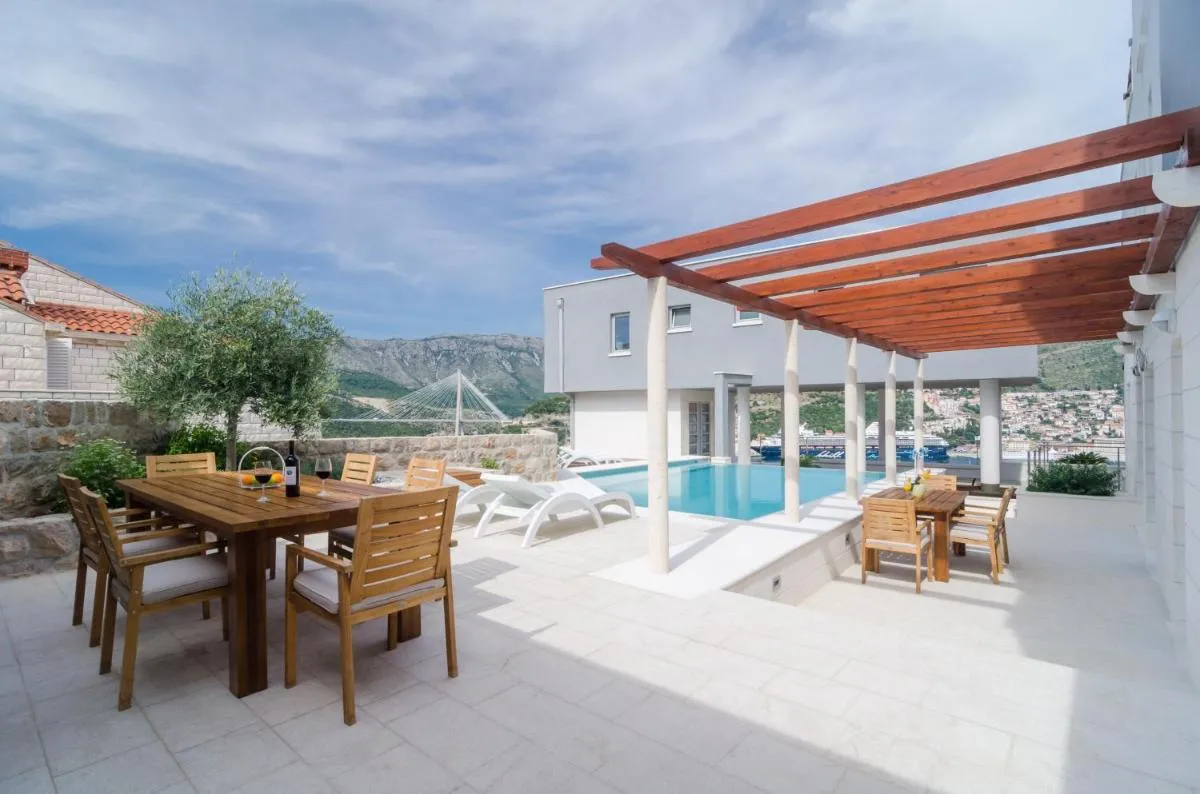Image 3 of Modern Luxury Villa with Swimming Pool – Bayside View