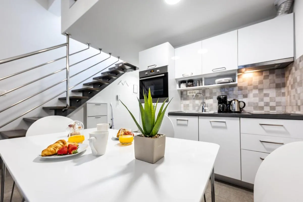 Image 3 of NEW Modern Studio Apartment Nina