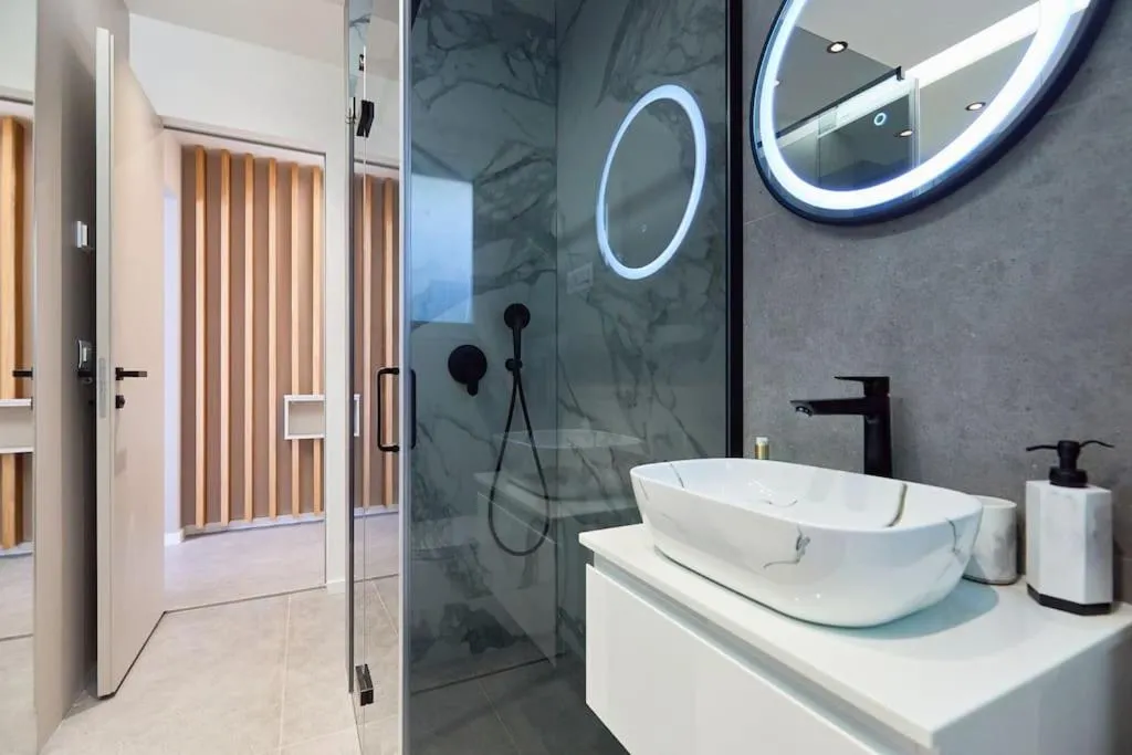 Image 2 of New & Stunning Views in Luxury 5* Divona Apartment