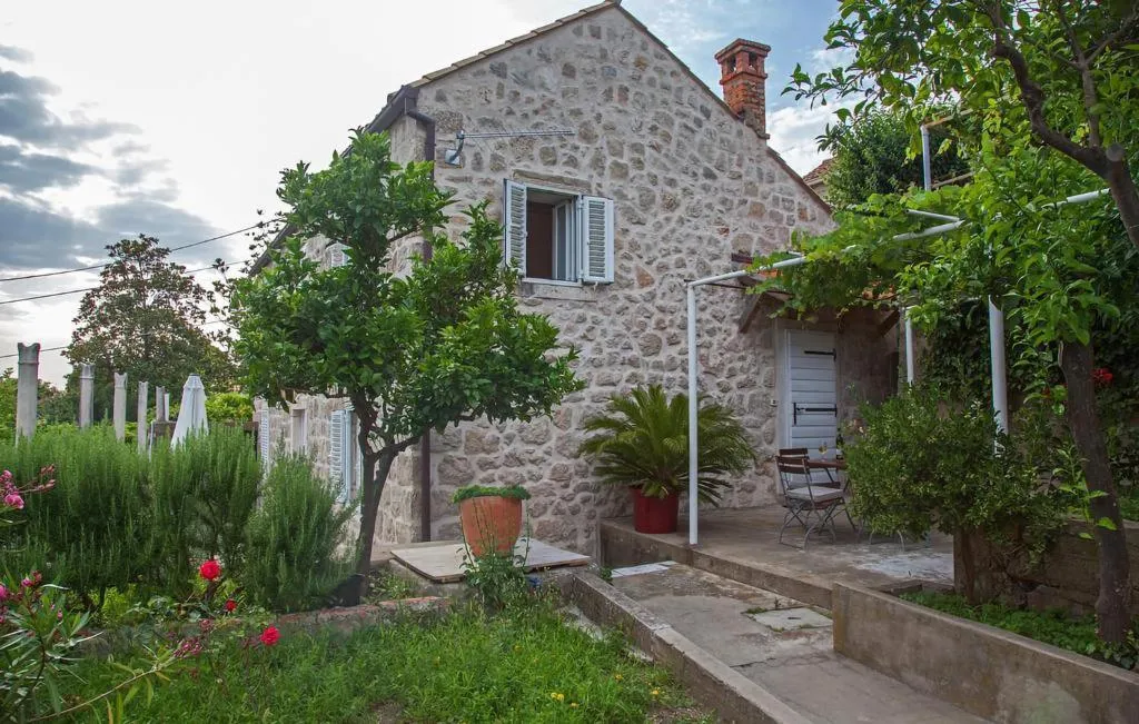 Image of Nice Home In Dubrovnik With Kitchen