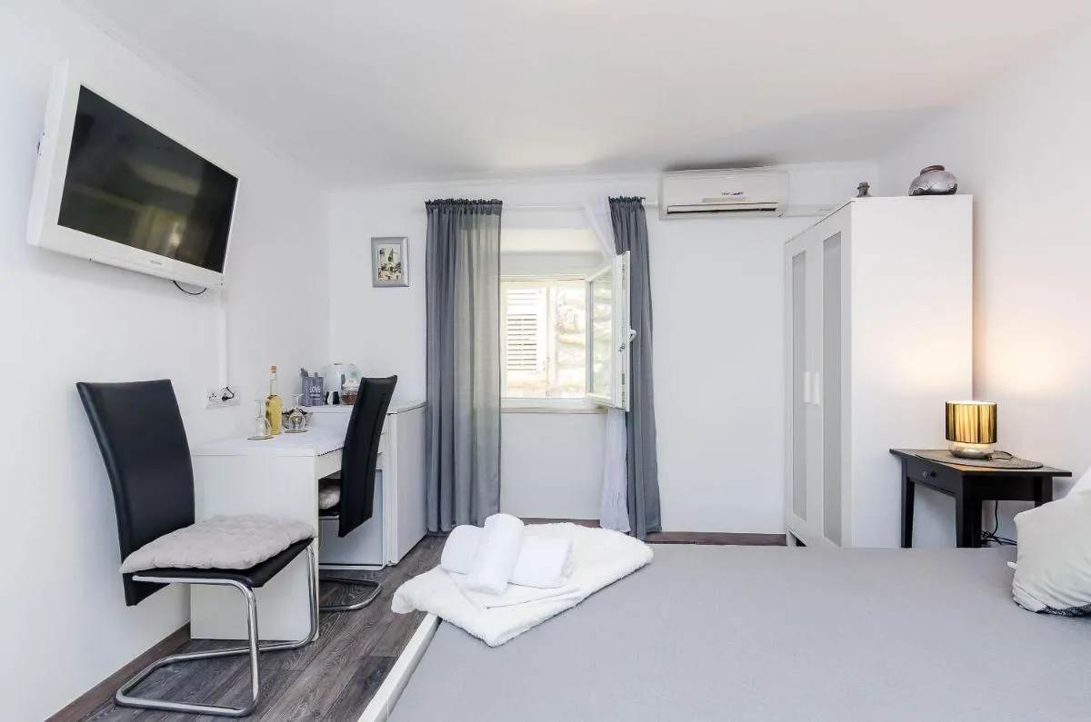 Image 4 of Note Bene Rooms