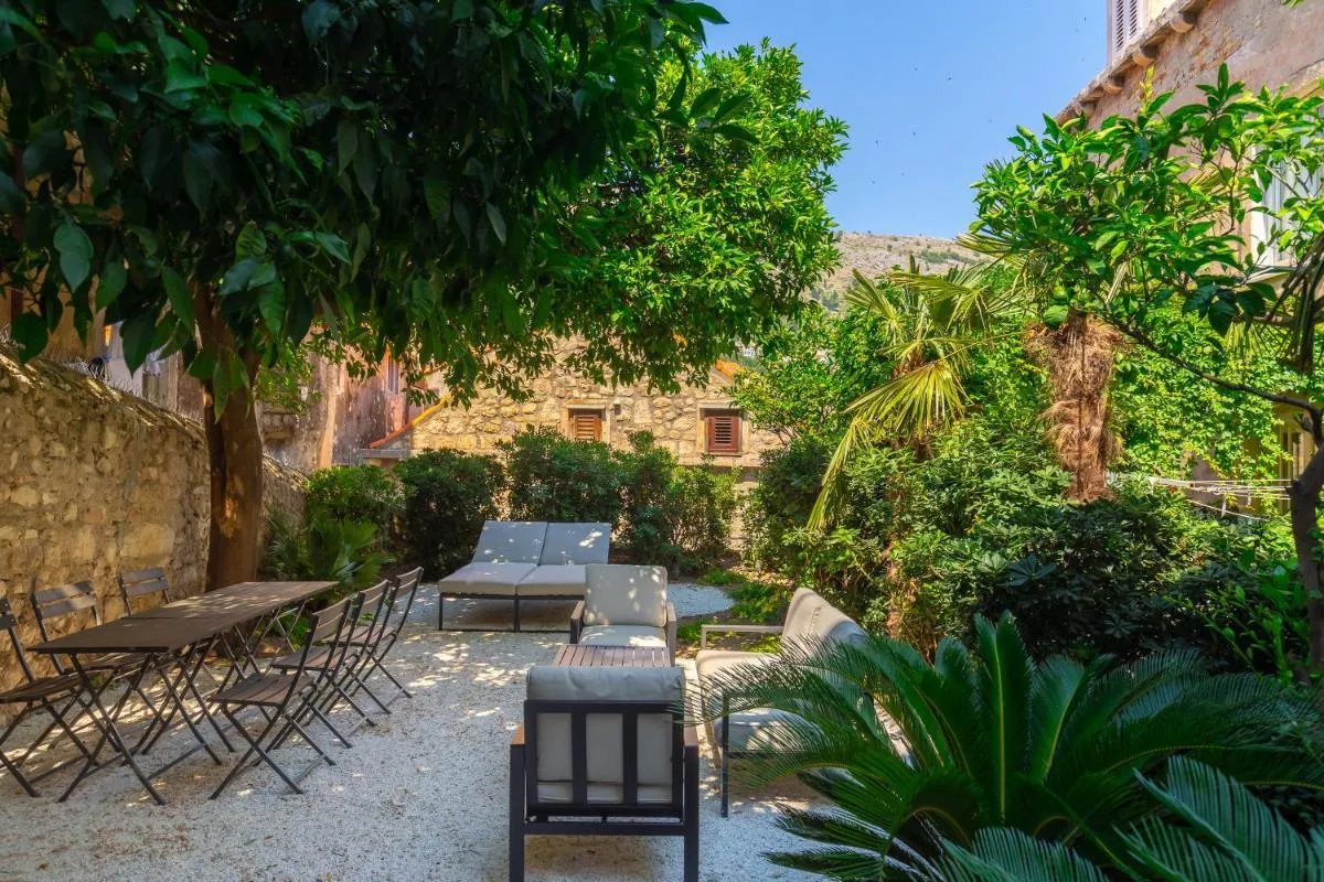 Image 5 of Old Town House with Floor Heating & Lush Private Garden