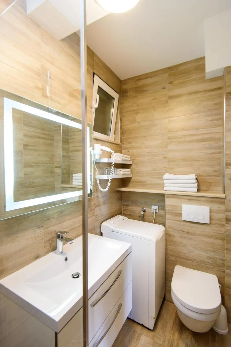 Image 3 of Paradis Apartments