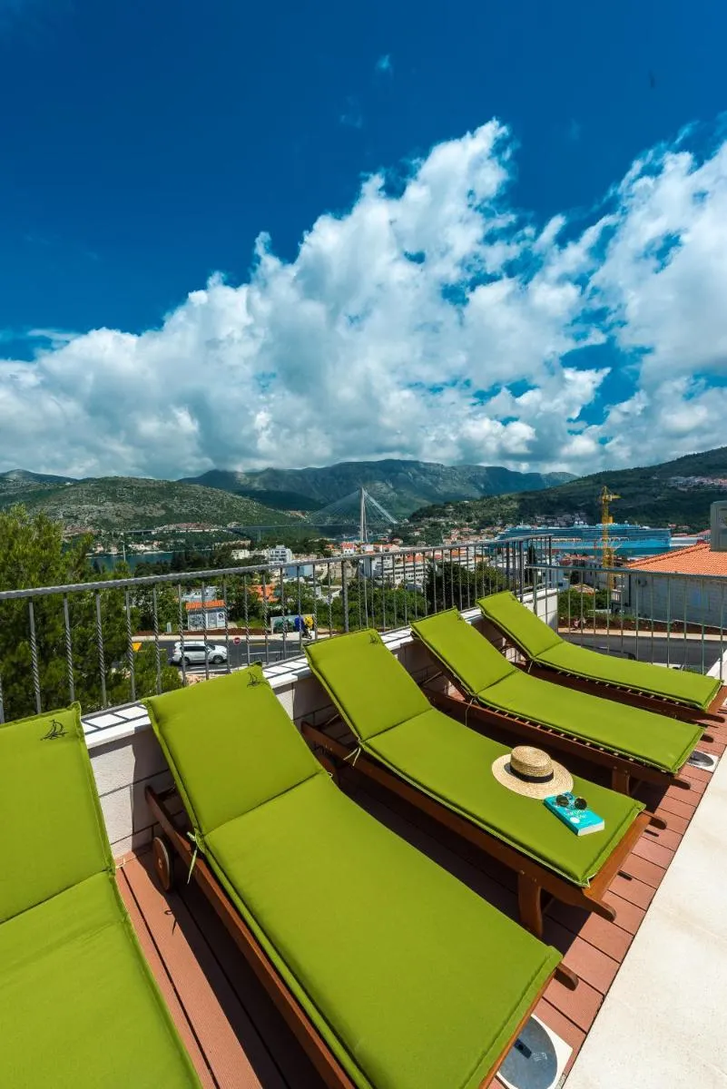 Image 6 of Penthouse Leon