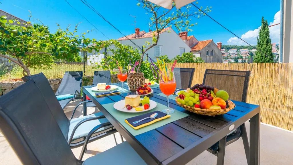 Image of Petka Hill Apartments