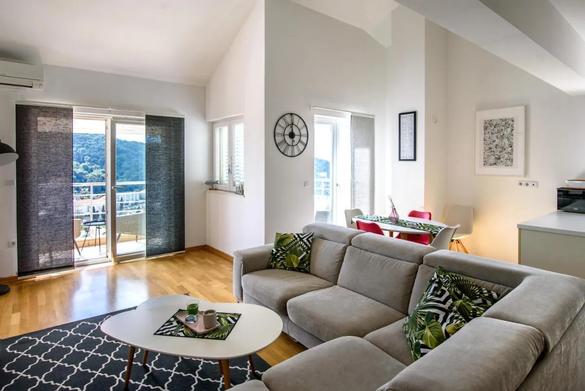Image 3 of SUMMER NIGHT APARTMENT by DuHomes