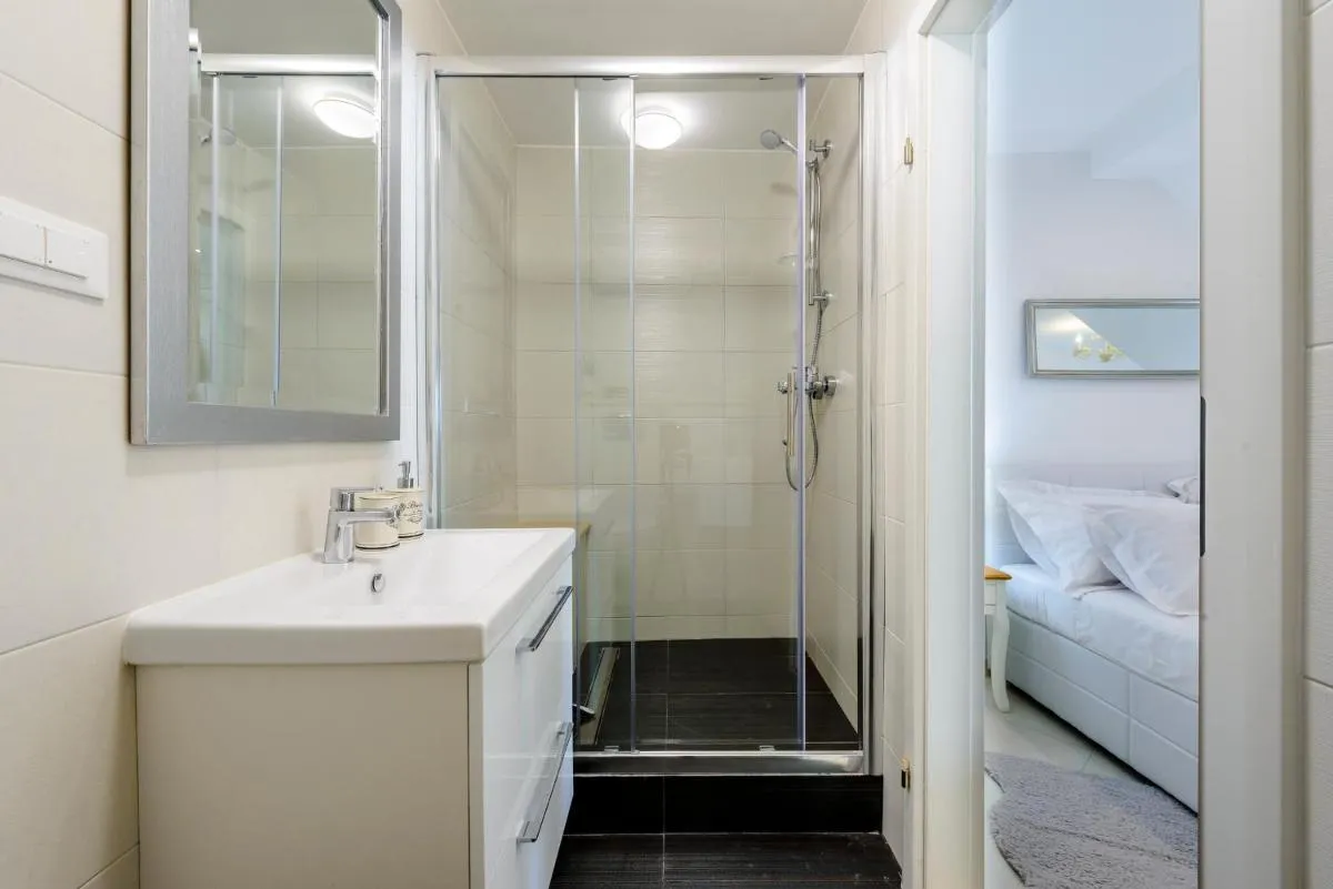 Image 6 of San Lorenzo Deluxe Room with Balcony