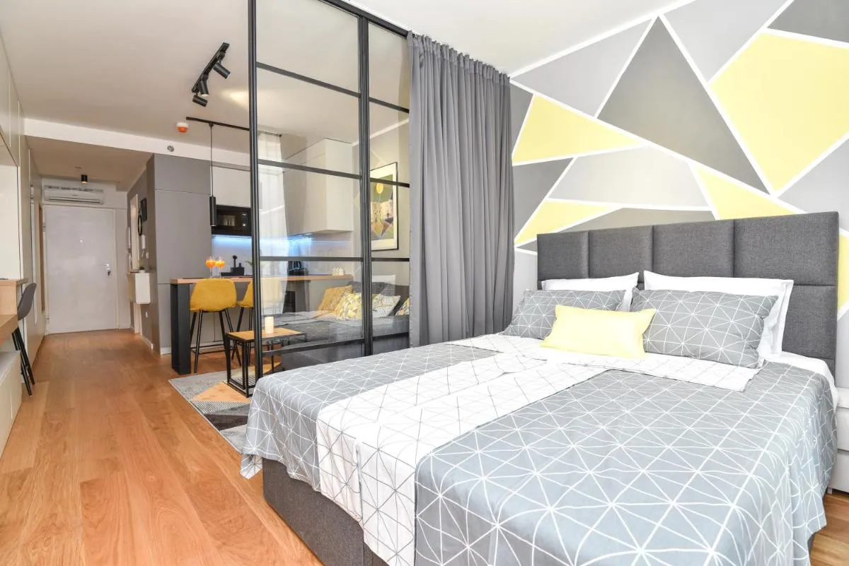 Image 1 of Studio apartment Bee One