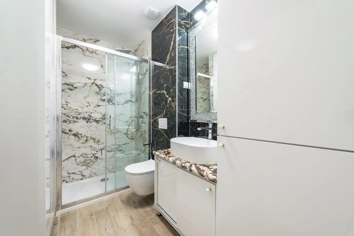 Image 2 of Stunning Luxury Apartment Royal Glamour