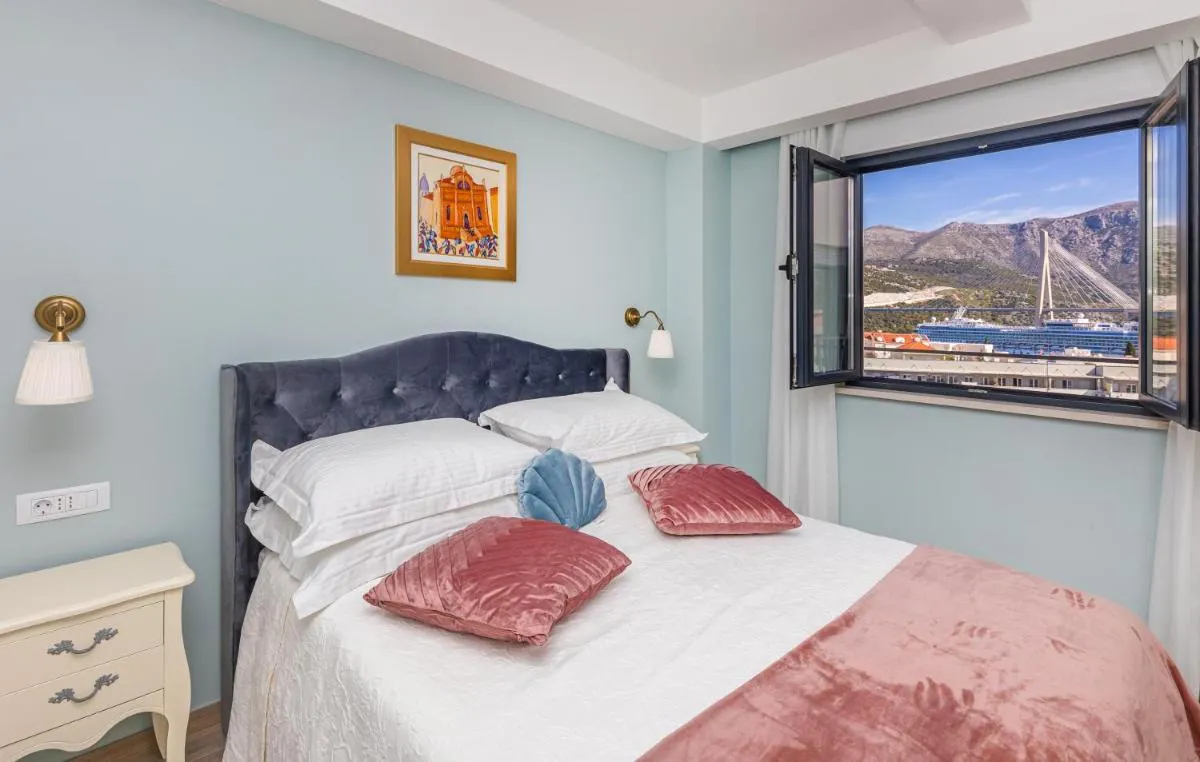 Image 6 of Three Musketeers Apartments Deluxe