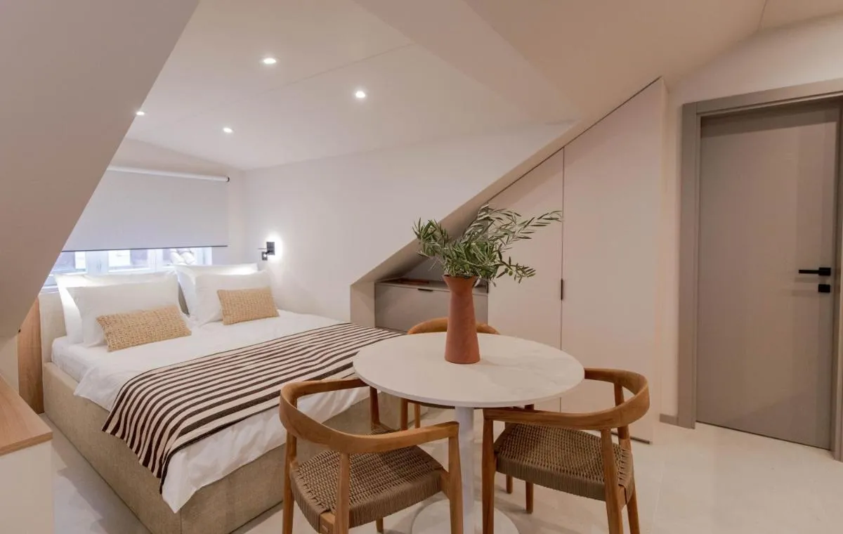Image 1 of Velut Home Bural