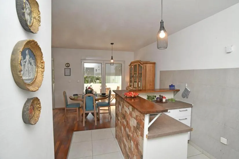Image 2 of Verica house