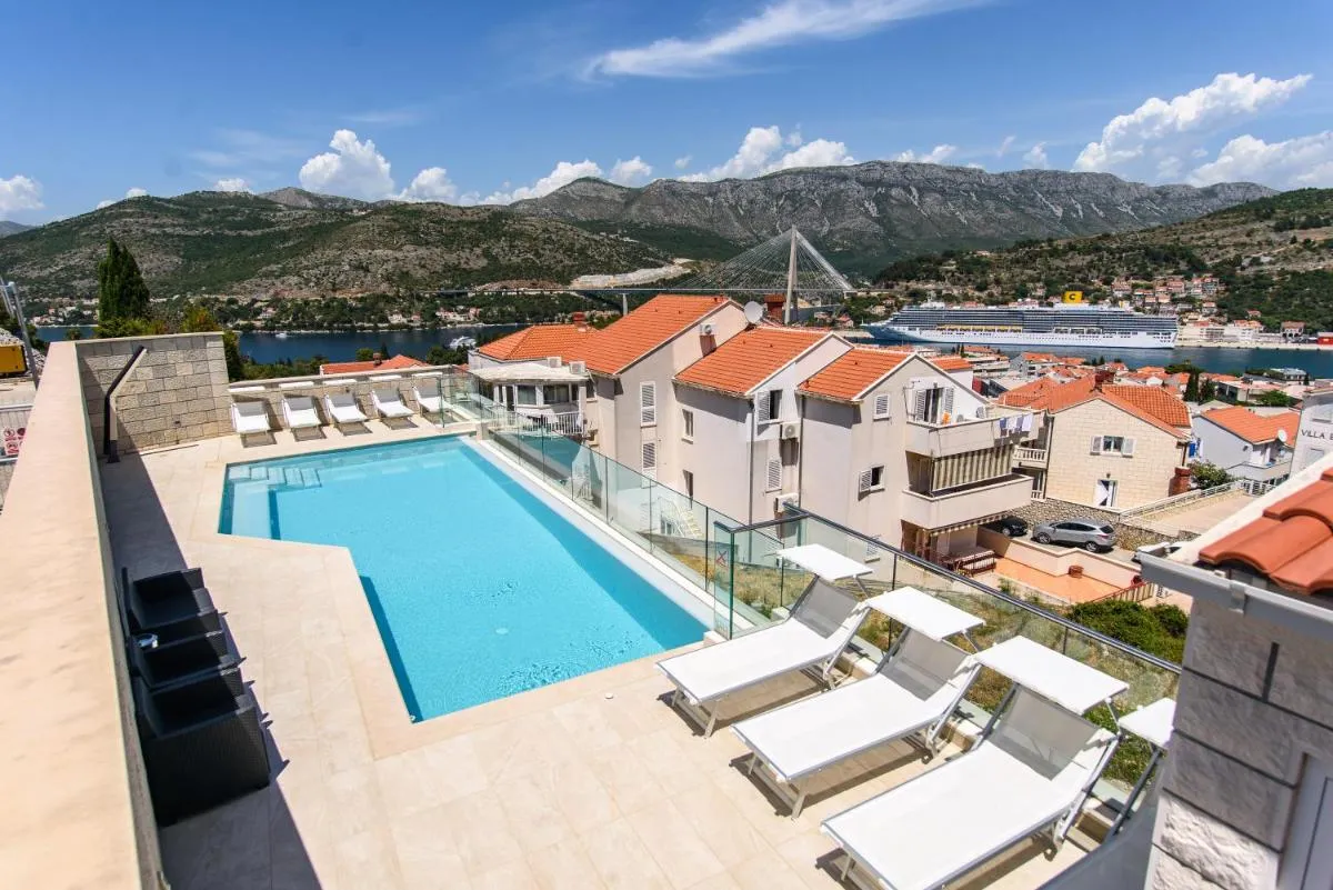 Image 3 of Vila Curic