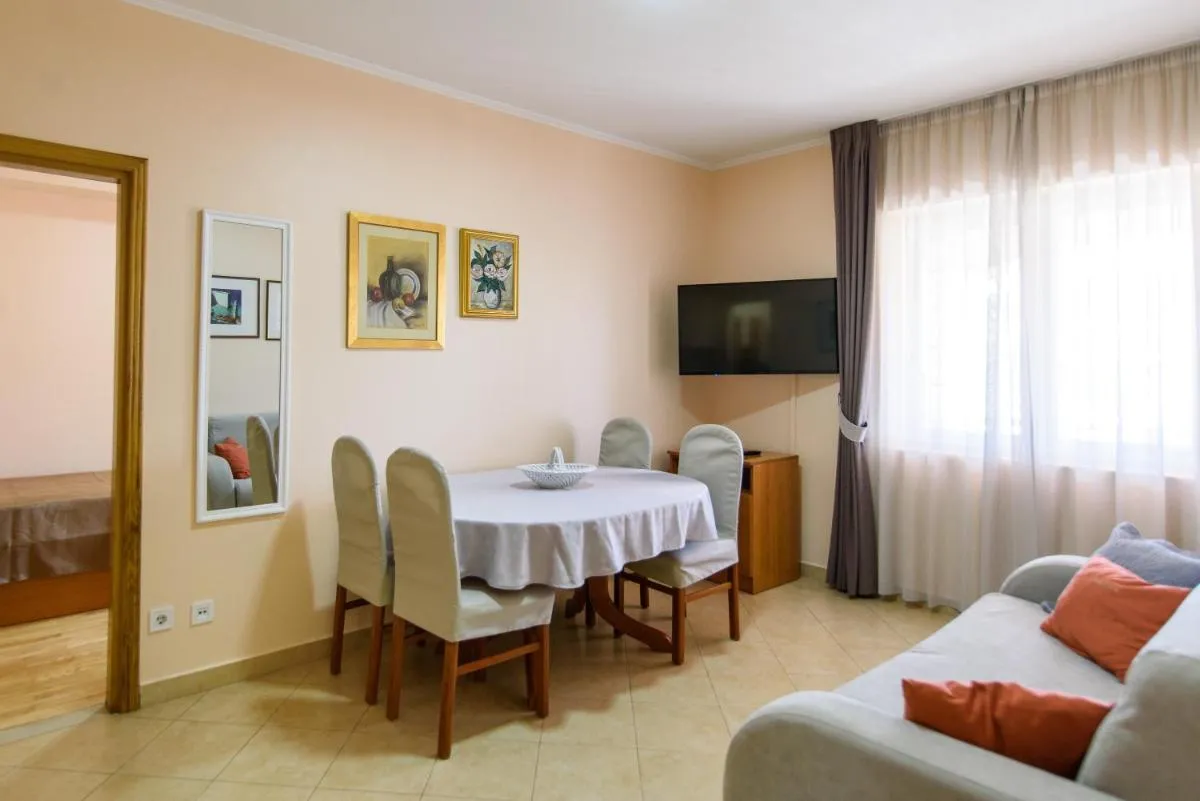 Image 5 of Vila Curic