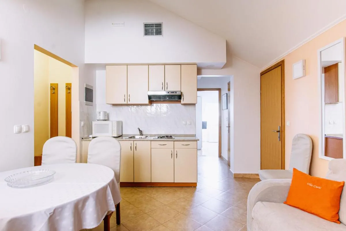 Image 4 of Vila Curic