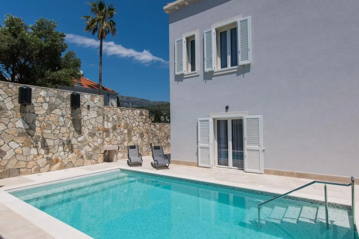 Image 3 of Villa Enigma