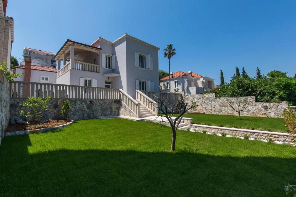 Image 6 of Villa Enigma