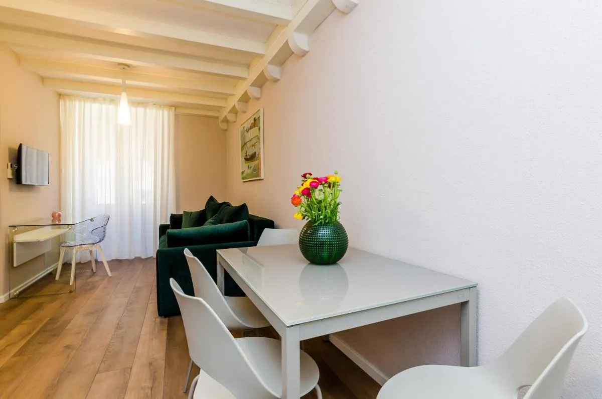 Image 3 of Villa Flores