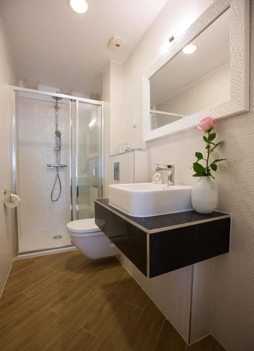 Image 3 of Villa Flores Room