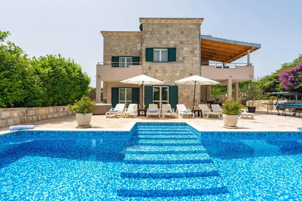 Image of Villa Petmat – with private pool and 6 bedrooms