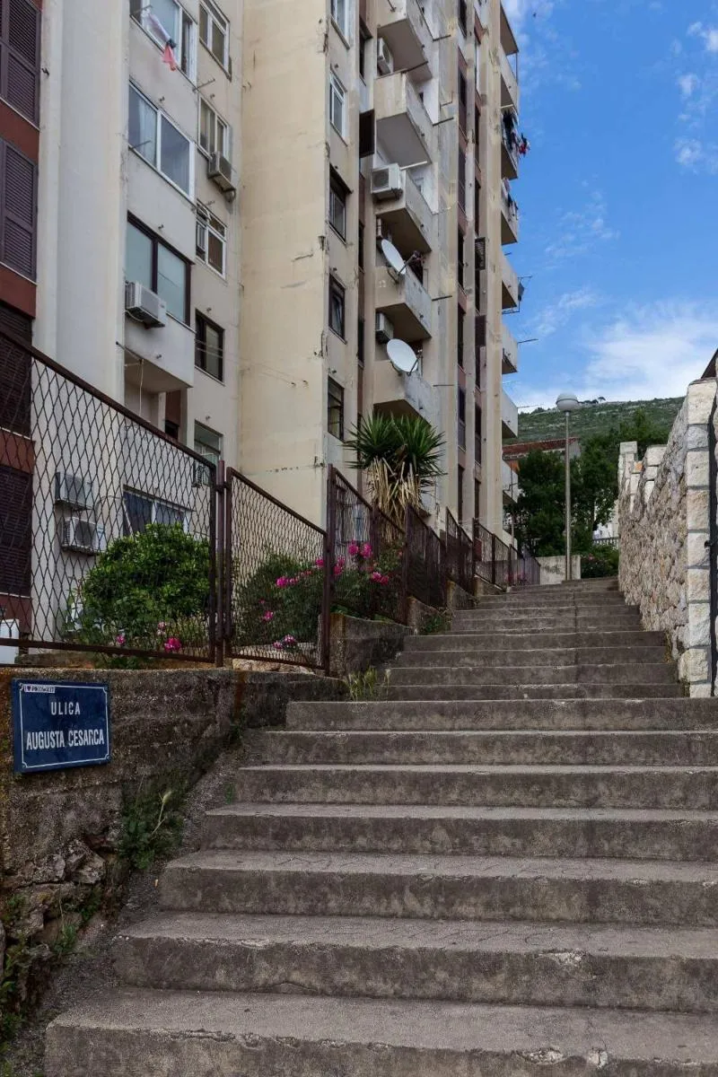 Image 5 of White Rose Apartment
